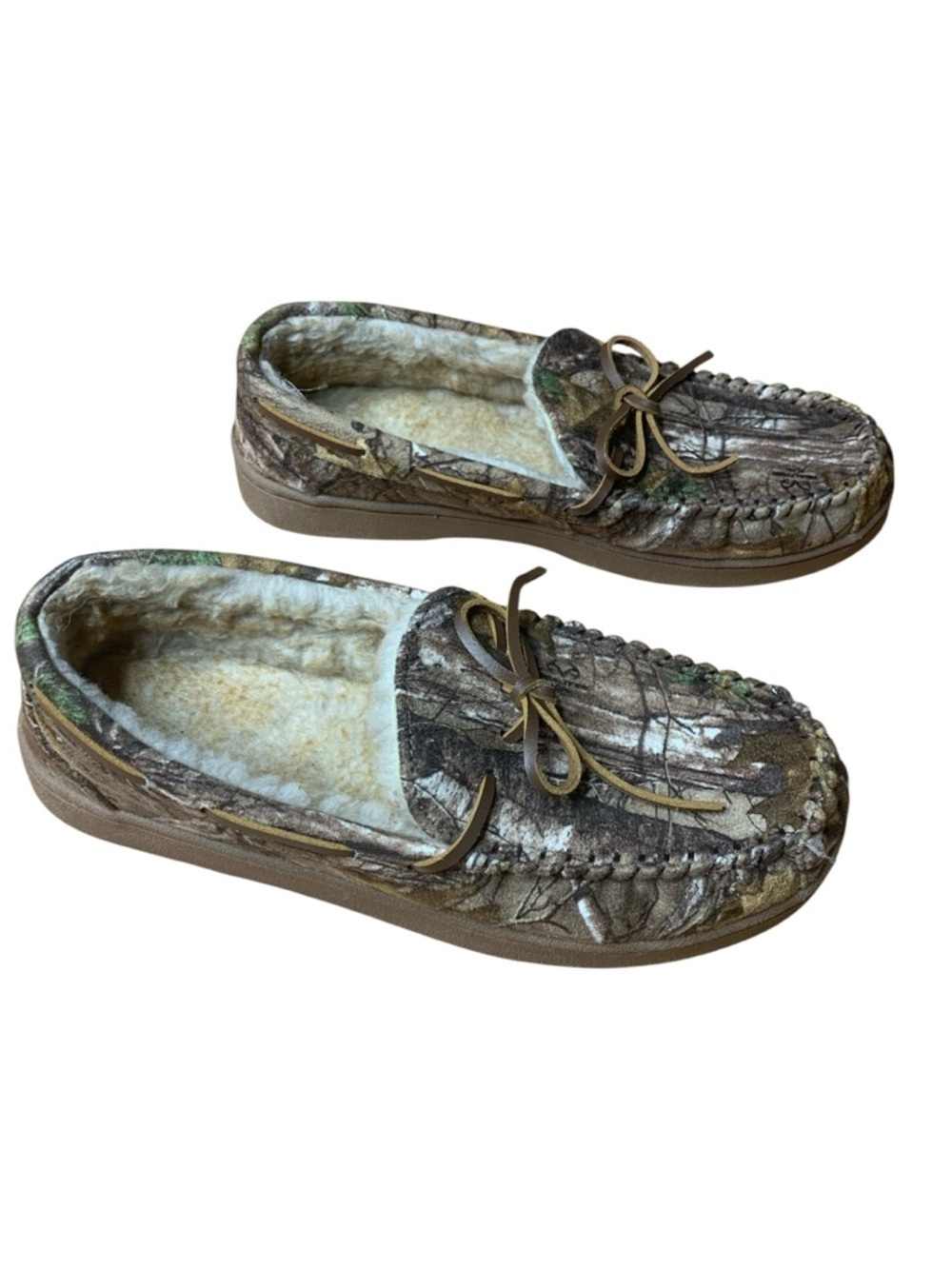 Dearfoam Men’s Camo Moccasin Slippers - RealTree Edge Pattern - Size 9-10